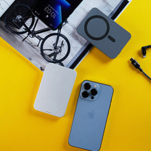 Load image into Gallery viewer, GRAVITY C1 - Magnetic Wireless Charging Power Bank