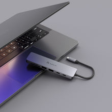 Load image into Gallery viewer, Hub SE07 USB-C 7-in-1 Multi-Function Hub
