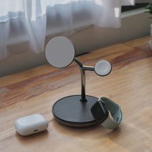 Load image into Gallery viewer, OMNIA M3+ Magnetic 3-in-1 Wireless Charging Station
