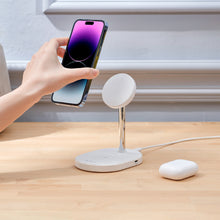 Load image into Gallery viewer, OMNIA M2+ MagSafe 2 +1 Wireless Charging Station
