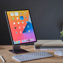 Load image into Gallery viewer, Mag M Pro Magnetic 8-in-1 iPad Stand Hub + PeAk II Ultra HD 4K 60Hz HDMI Cable (2M)
